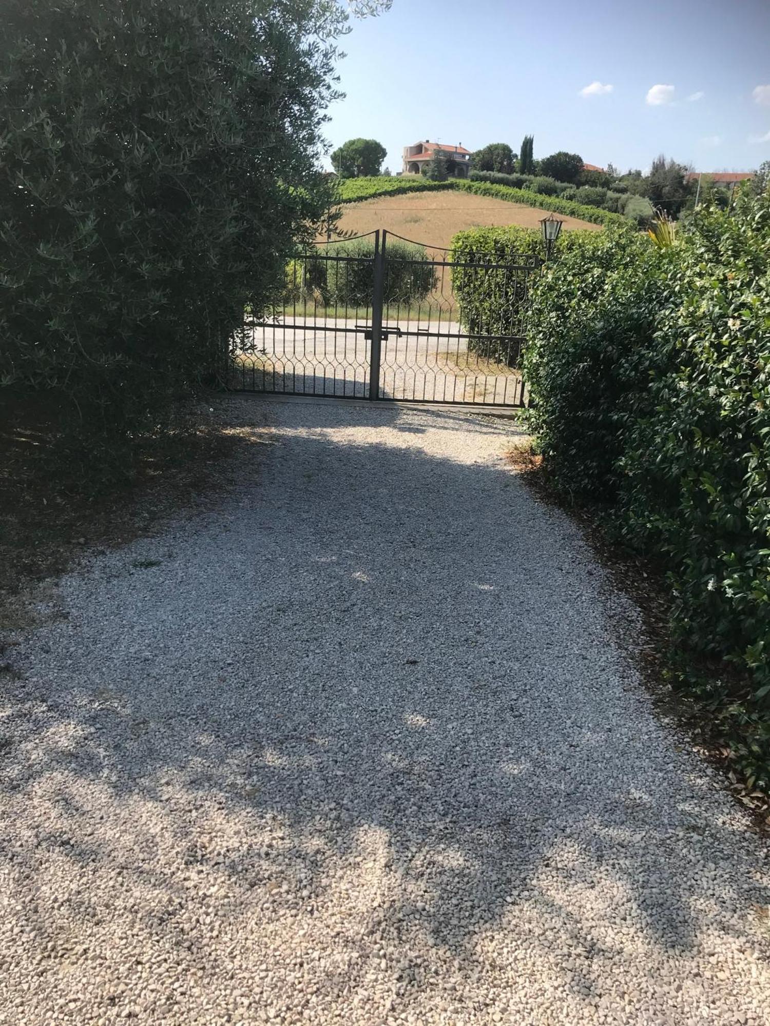 Agriturismo Cerquatonda Montalto delle Marche Екстериор снимка
